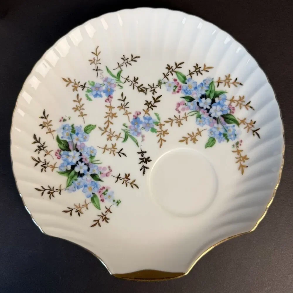 Set of 2 Vintage Floral Yamaka YAM86 Shell Shaped Snack Plates, MCM
